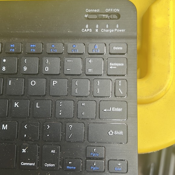 Bluetooth Keyboard for iPad 10th edition - Picture 6 of 8